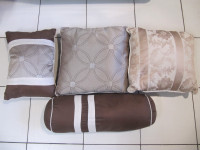 Elegant Four Piece Lot Of Designer Pillows Recently Cleaned XCon