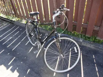 GIANT- CYPRESS HYBRID BIKE, View more