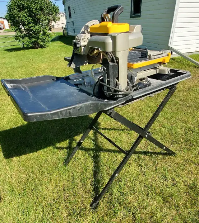Wet Tile Saw (DeWalt)576496134668963842