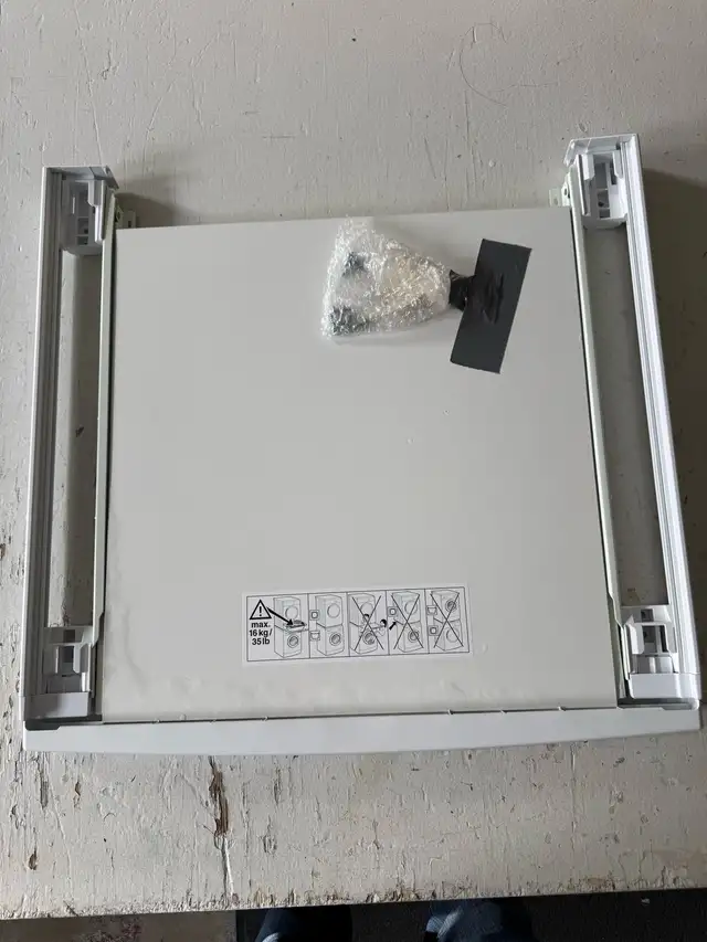 Stacking kit and drawer for Bosch 300/500/800 washer/ dryer  in Washers & Dryers in Kitchener / Waterloo - Image 3