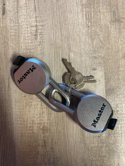 Vends cadenas Master Lock robuste en acier inoxydable avec protection anti-coupe en boron-carbide. T...