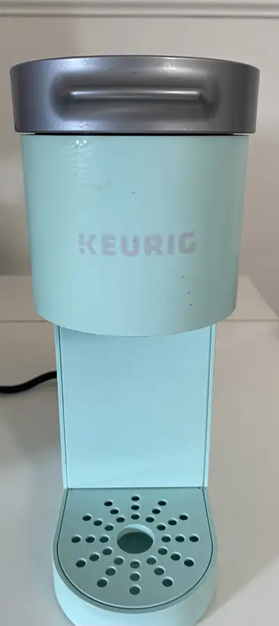 KEURIG Single use Coffee Macine, View more