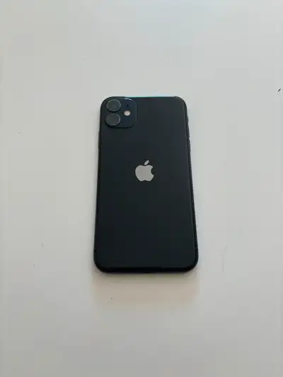 Black iPhone 11 64GB unlocked, used but still in good quality.