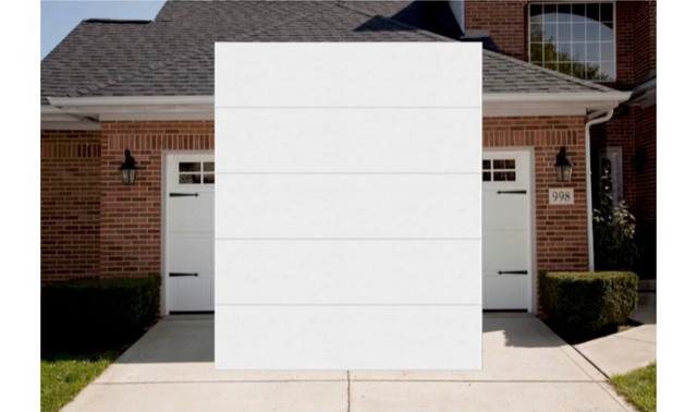 (2) 8’2” X 10’ Insulated Garage Door - White  in Garage Doors & Openers in Renfrew