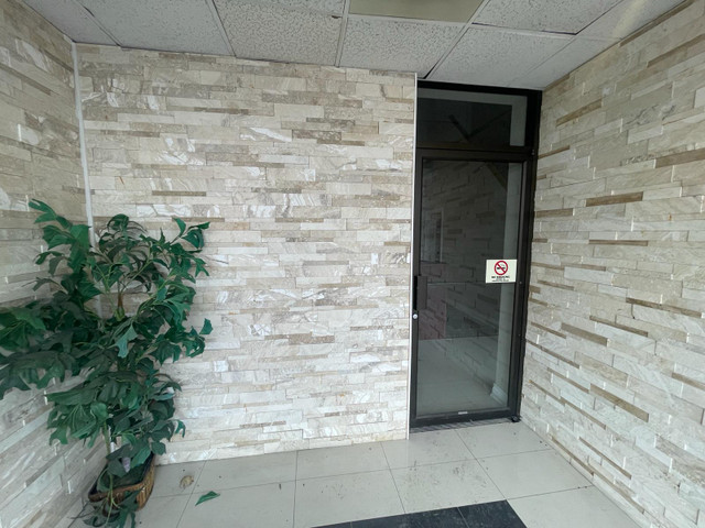 Office for rent in Brampton in Commercial & Office Space for Rent in Mississauga / Peel Region - Image 2