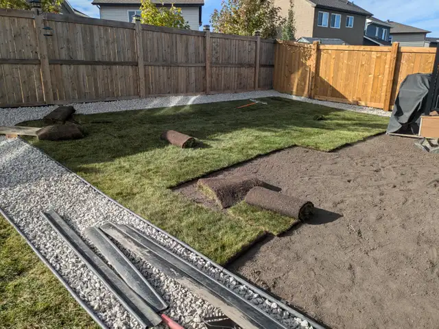 LANDSCAPING AND FENCE in Lawn, Tree Maintenance & Eavestrough in Edmonton - Image 11