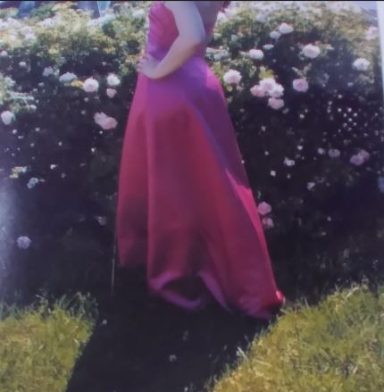 Robe de bal élégante avec bustier, couleur fuchsia.Prom Dress dans Femmes - Robes et jupes  à Longueuil/Rive Sud - Image 2