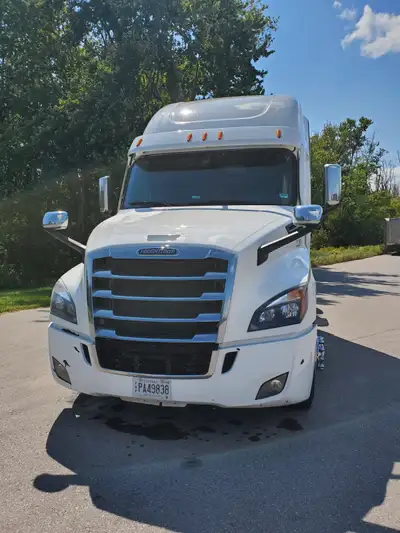 2022 freightliner cascadia Truck is for sale as is. Motor needs repair or replaced. Reason for selli...