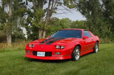 1988 Iroc (clone) paint and interior very nice New seat covers and carpet . Power steering and brake...
