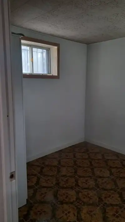 Rent: $1700 Utilities 40% ⭐ Highlights 1 Large spacious Bedroom Big window (2 Person’s), 2 Single Be...