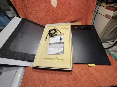 UGEE Rainbow 160 Graphics Tablet, as is, View more