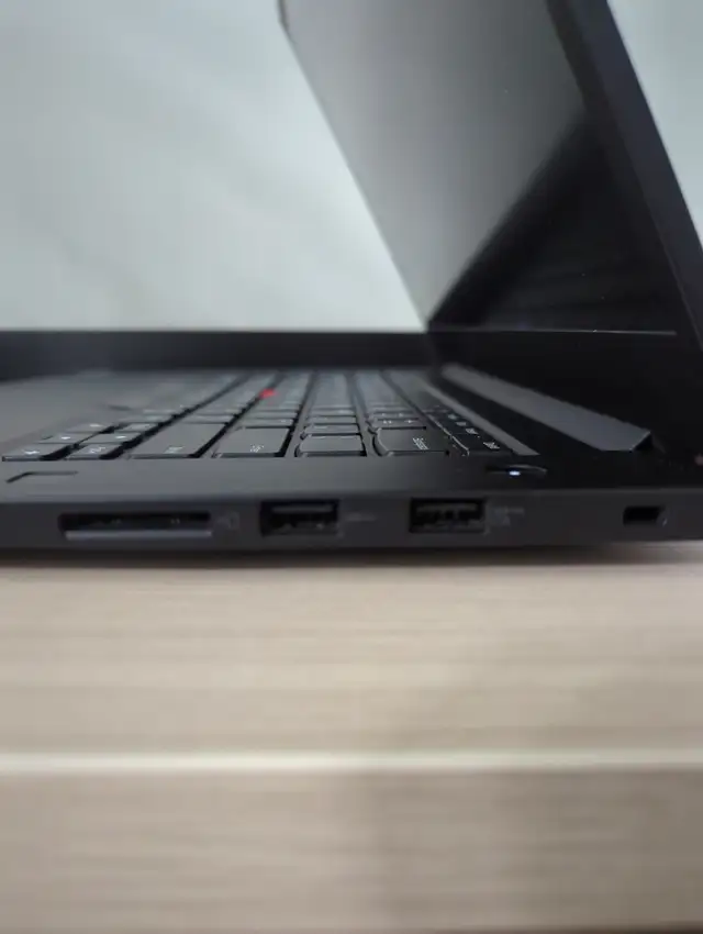 Lenovo ThinkPad X1 Extreme Gen 3 Laptop in Laptops in Markham / York Region - Image 6
