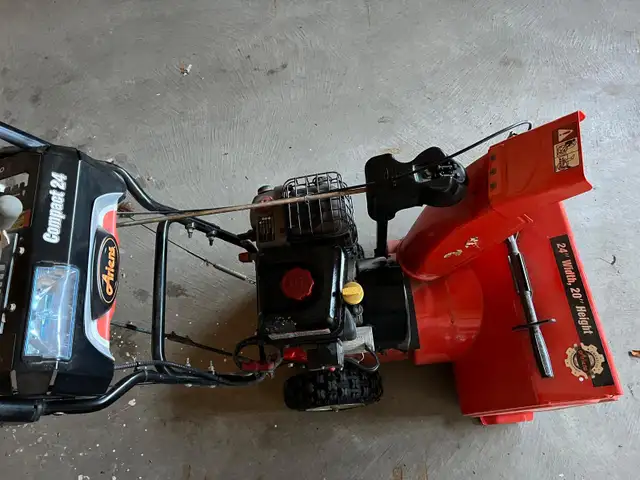 snow blower in Snowblowers in Mississauga / Peel Region - Image 7