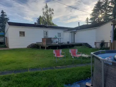 This mobile home is old but in decent shape. We need the land it is on, so it has to be moved. It ha...