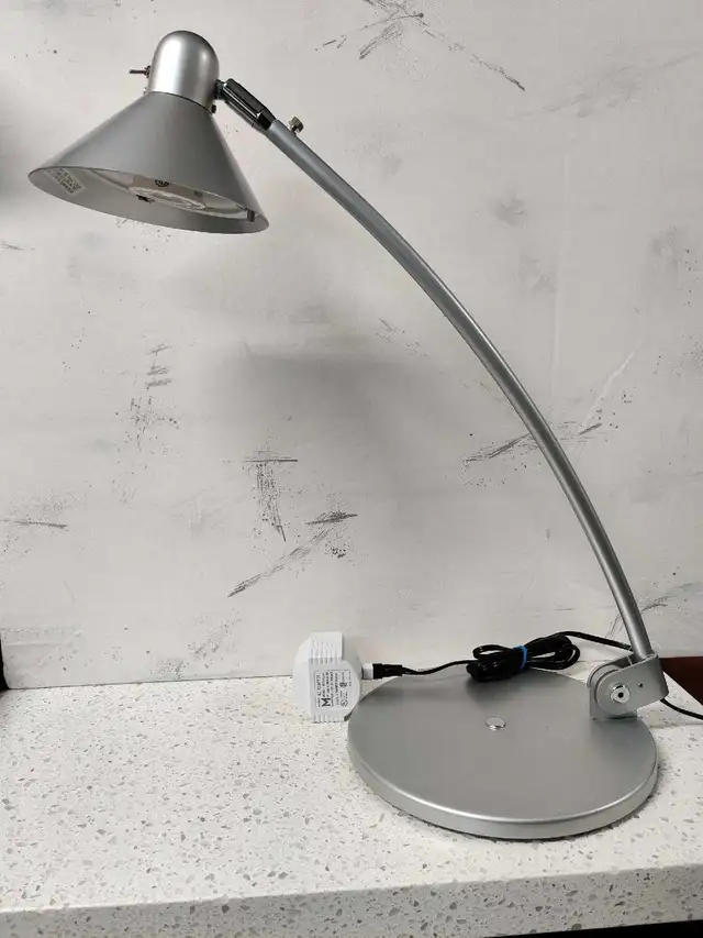 TABLE LAMP  in Indoor Lighting & Fans in Kitchener / Waterloo - Image 2
