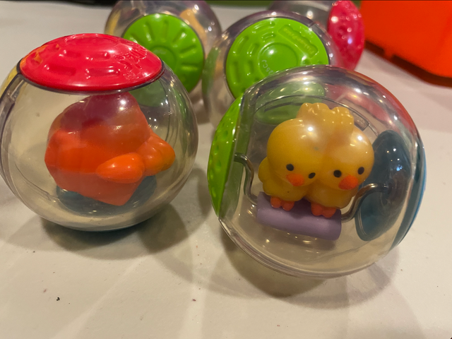 6 Baby Toy Balls in Toys in Edmonton - Image 4