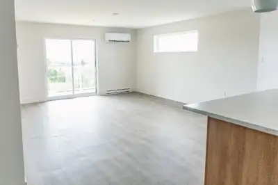2 Bedroom 1 bath top floor Modern Unit on Cliffe St, View more