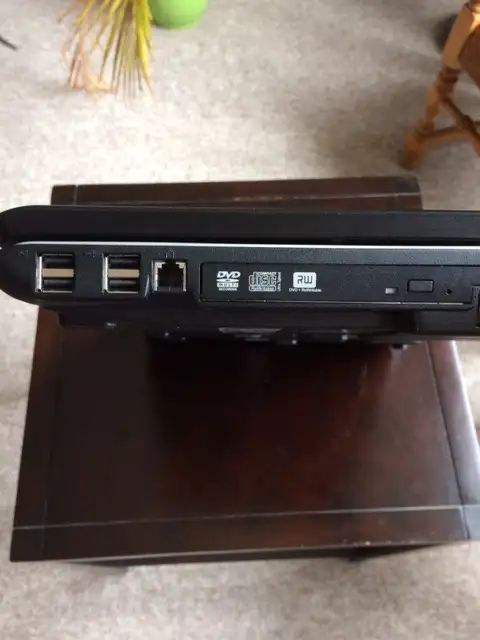 Toshiba Satellite P200-BW5 17" Laptop in Laptops in Belleville - Image 3