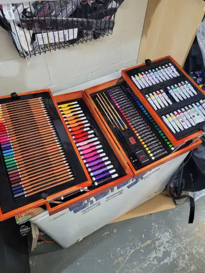 drawing, painting deluxe 174pc kit, new, View more
