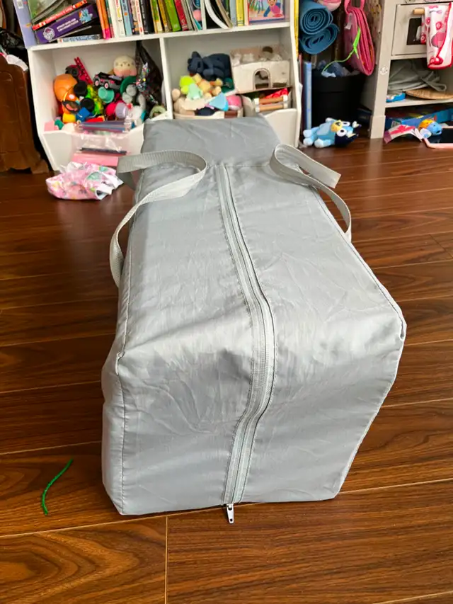 Maxi-Cosi Swift Play Yard (Grey) - Excellent Condition in Playpens, Swings & Saucers in City of Toronto - Image 10