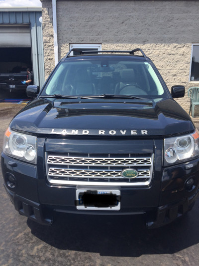 2010 Land Rover LR2 / Certified / Firm
