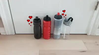 ❤️BOUTEILLES D'EAU POUR LE SPORT $3.00 CHAQUE 0U 4 POUR $10.00❤️, View more