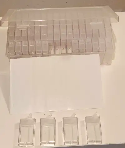 Lot de 64 petites boîtes de rangement transparentes à rabats, View more