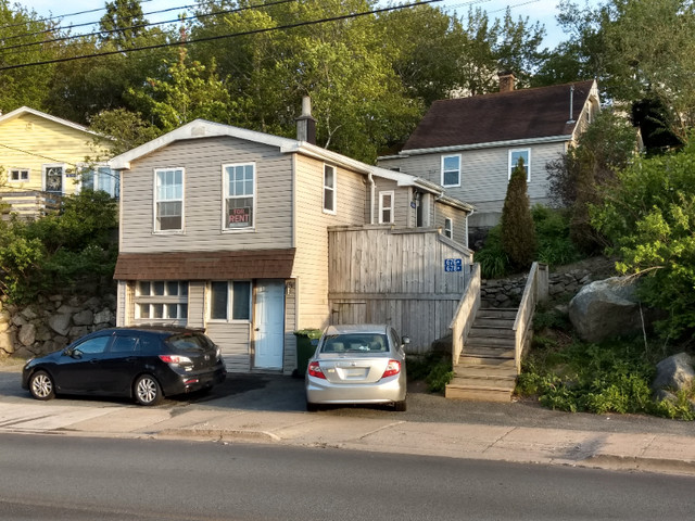 1 Bedroom + Den: Near Armdale Roundabout-Private Home in Long Term Rentals in City of Halifax
