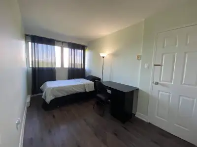 Room available for FEMALE ONLY