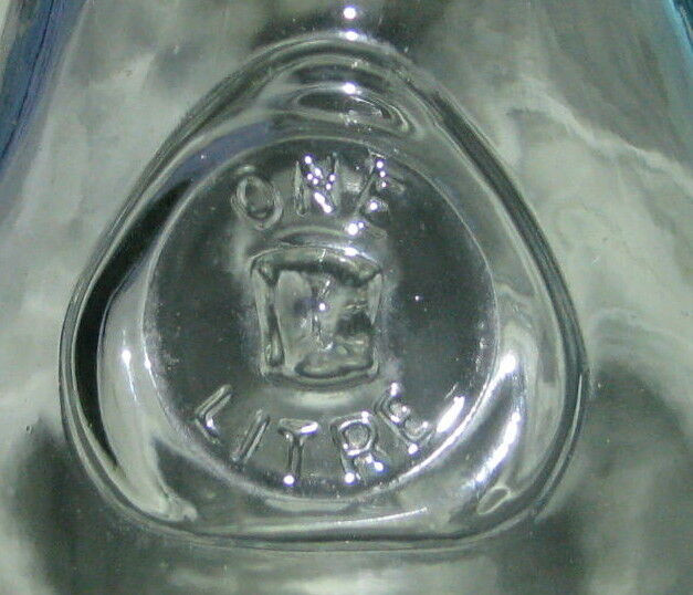 VINTAGE CANADIAN EMBOSSED BOTTLE in Arts & Collectibles in City of Toronto - Image 3
