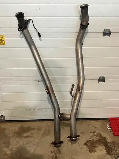 87-93 Mustang 5.0 H pipe with oxygen sensors.