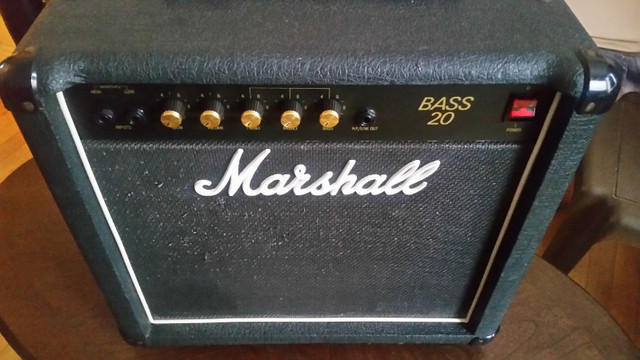 Marshall Bass 20 model 5502 dans Amplificateurs et pédales  à Ville de Montréal