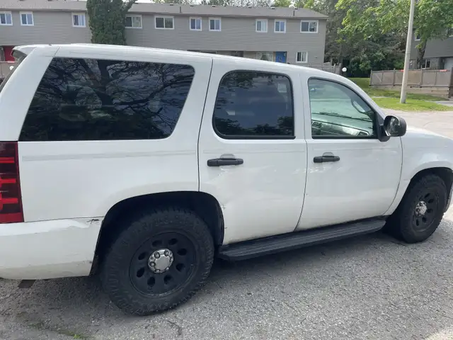 2013 Chevy Tahoe ex rcmp 7000 or best offer in Cars & Trucks in Peterborough - Image 7