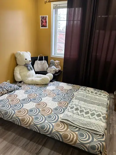 Furnished Room for rent in Brampton on upper floor for 1 girl. ( Room is private and for one occupan...