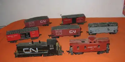 HO Scale Train Model Railroad Items 110V Electric - Older Models - All as seen. -Vintage. - `` Shown...