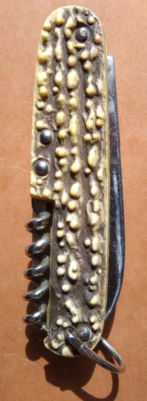 Canif antique bois de cerf sculpté Allemagne 6 outils dans Art et objets de collection  à Longueuil/Rive Sud - Image 2