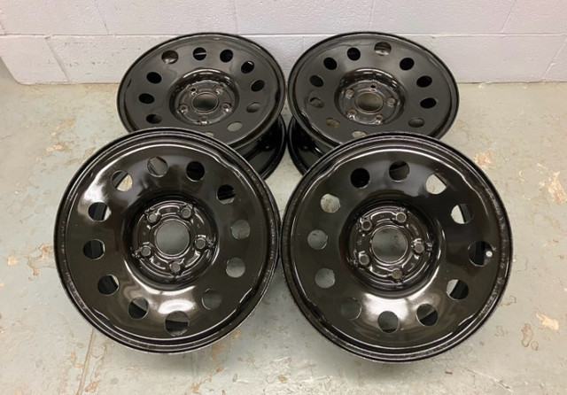 17" Inch Wrangler/Grand Cherokee Rims (5 lugs x 127mm) in Tires & Rims in Moncton