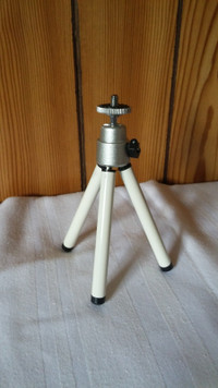 Mini Tripod / Mini Trépied