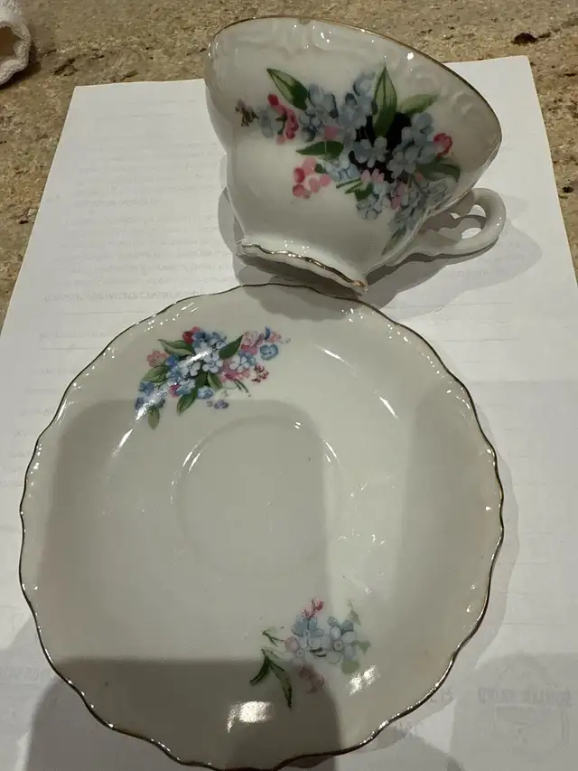fine bone china with “Japan” on the bottom  in Arts & Collectibles in London - Image 9