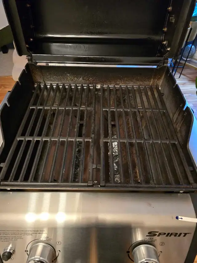 BBQ WEBER SPIRIT E215 in BBQs & Outdoor Cooking in City of Montréal - Image 8