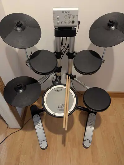 Roland HD1 electronic drum kit *great starter set, View more