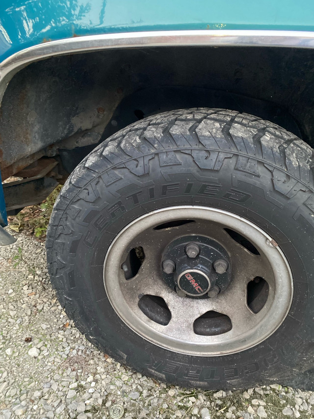 1997 Manual GMC Sierra (New Engine & Clutch), 8’ Bed in Cars & Trucks in Hamilton - Image 3