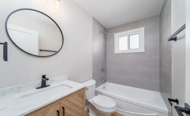 3-Bed Main Floor in Kirkness – Close to LRT63849107863811124