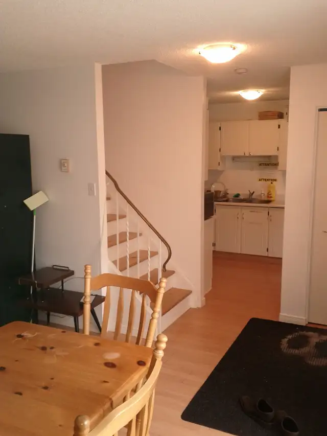 ROOM FOR RENT 5 MIN FROM UofW/WLU in Room Rentals & Roommates in Kitchener / Waterloo - Image 2