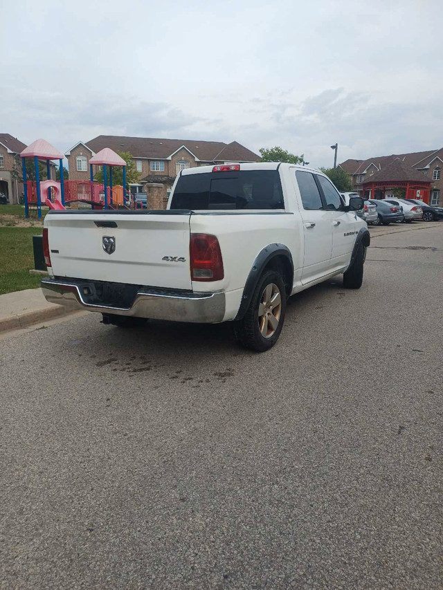 2011 dodge ram 1500 5.7 hemi in Cars & Trucks in Mississauga / Peel Region - Image 4