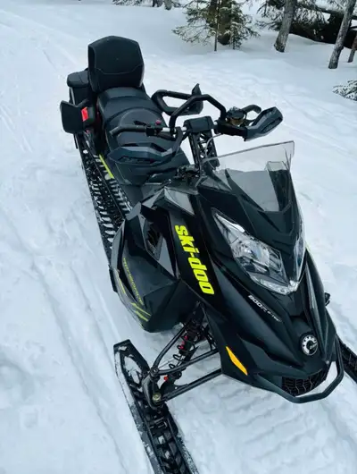 2014 skidoo renegade backcountry X 800 E-TEC. Comes with upgraded LED headlight. Electric start and...
