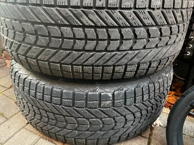 GM Chevrolet GMC 6 Bolt Wheels and Winter Tires 6x139.7 in Tires & Rims in City of Toronto - Image 5