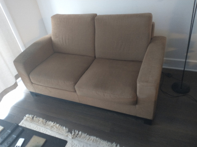 Sofa à vendre, parfait pour le sous-sol, le bureau etc dans Sofas et futons  à Laval/Rive Nord - Image 3