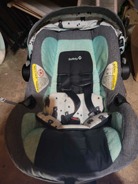 Baby carseat with base