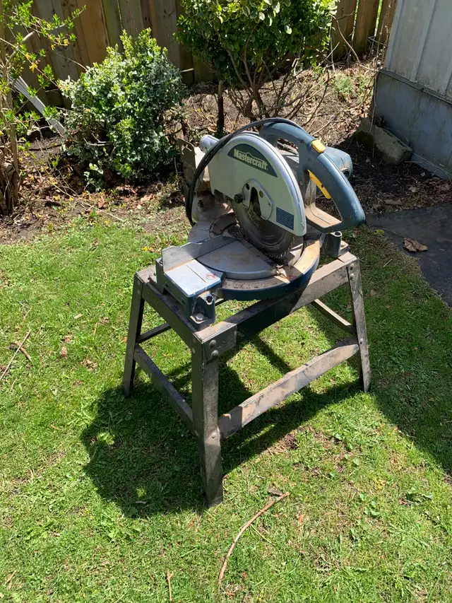 Miter / Chop Saw in Power Tools in Hamilton - Image 3